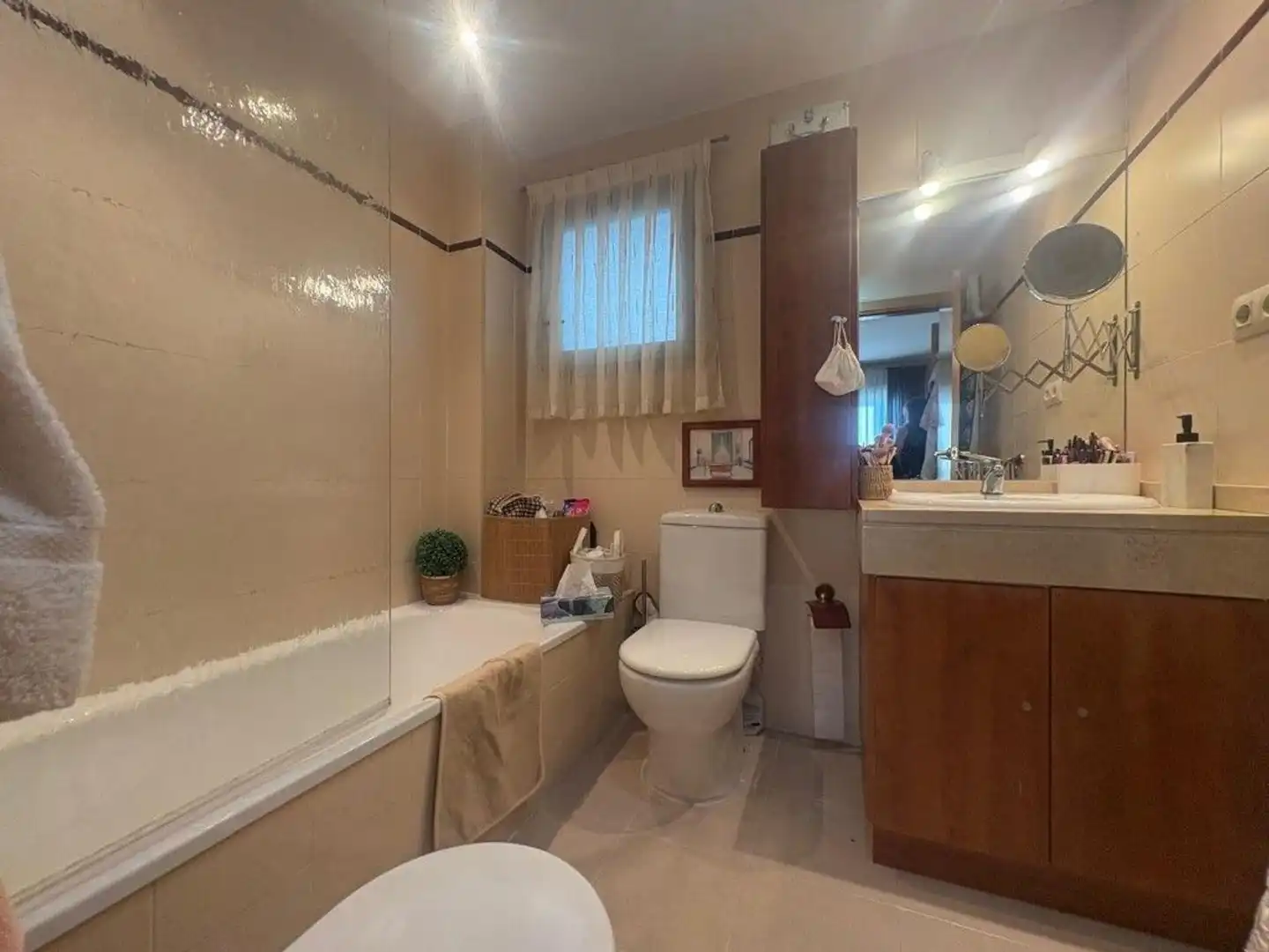 Bathroom of Flat for rent in Paterna  with Air Conditioner, Heating and Terrace