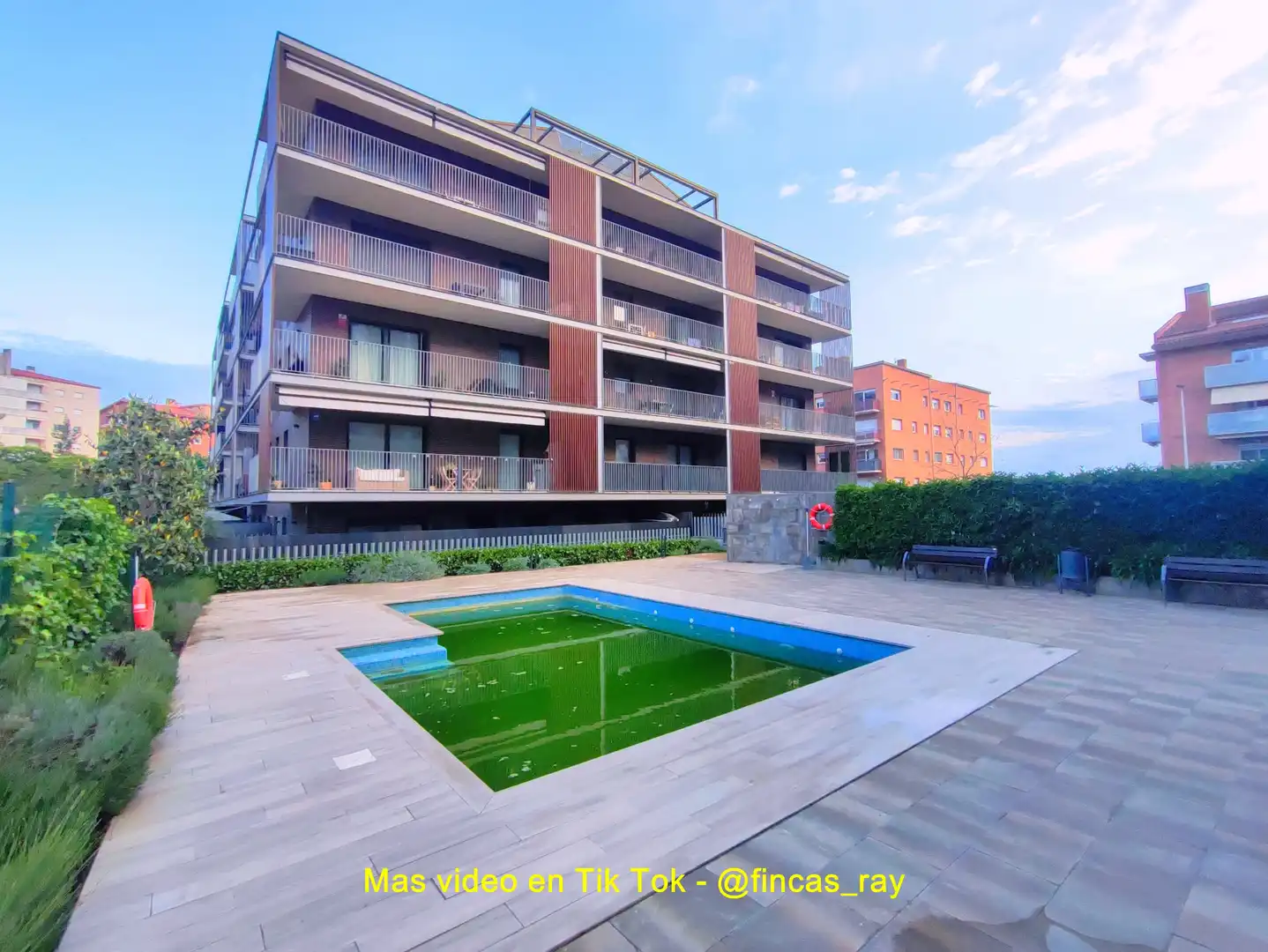 Piscina de Pis en venda en Ripollet amb Aire condicionat, Calefacció i Parquet