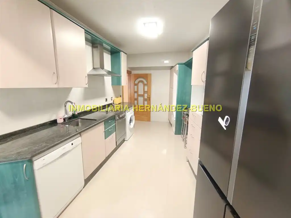 Cocina de Piso de alquiler en Salamanca con Calefacción, Amueblado y Balcón