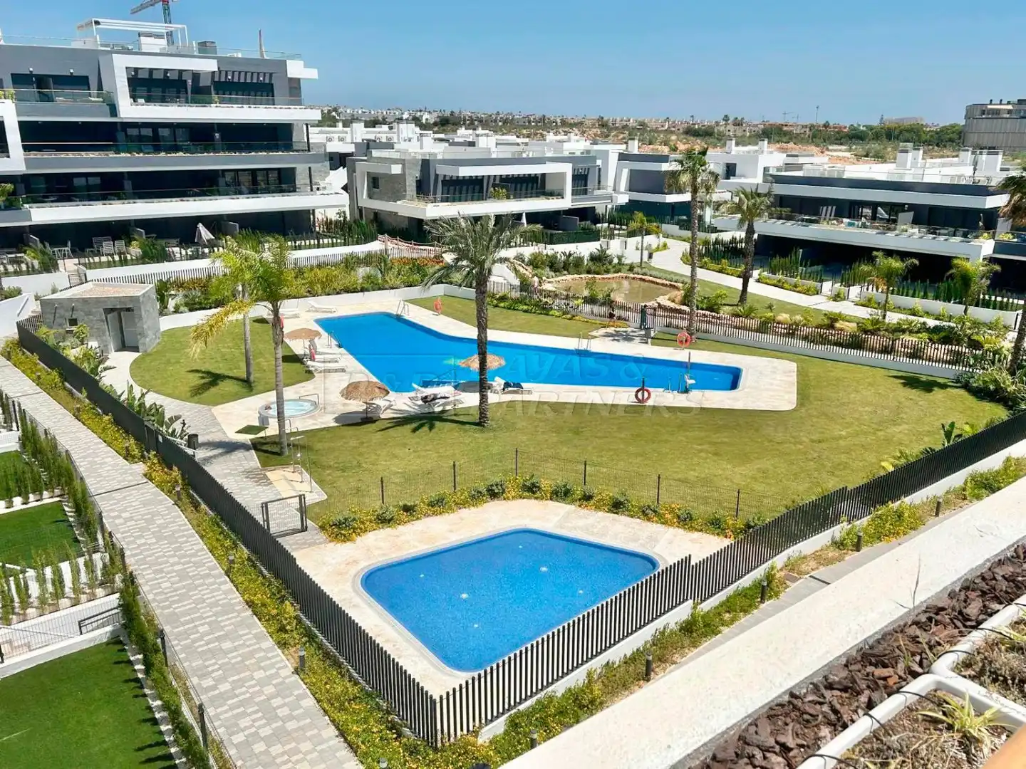 Piscina de Ático en venta en Torrevieja con Aire acondicionado, Calefacción y Terraza