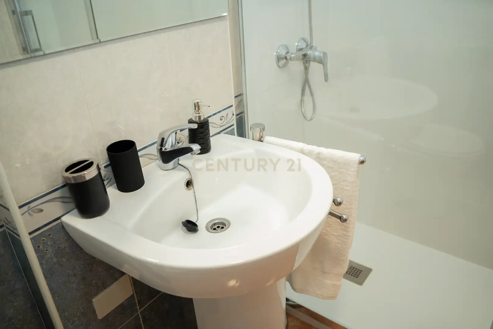 Baño de Planta baja de alquiler en Elche / Elx con Aire acondicionado y Piscina comunitaria