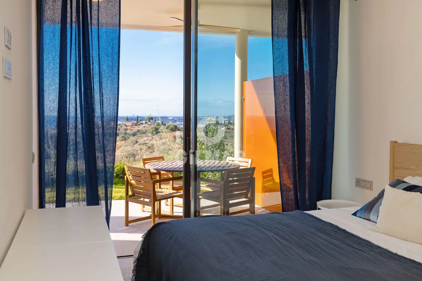 Schlafzimmer von Wohnungen zum Verkauf in Fuengirola mit Heizung, Privatgarten und Abstellraum