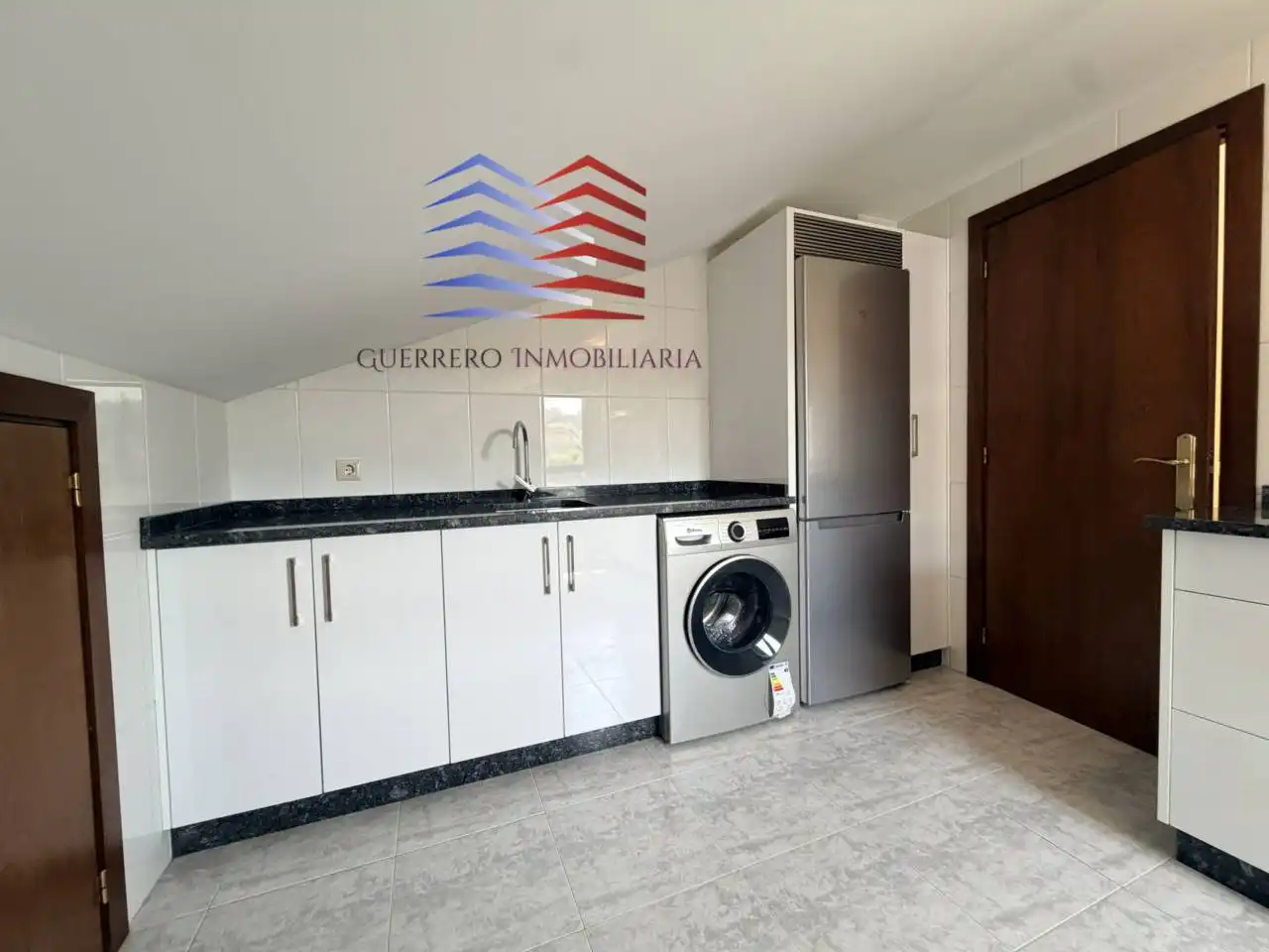 Cuina de Apartament de lloguer en Barbadás amb Calefacció, Parquet i Traster