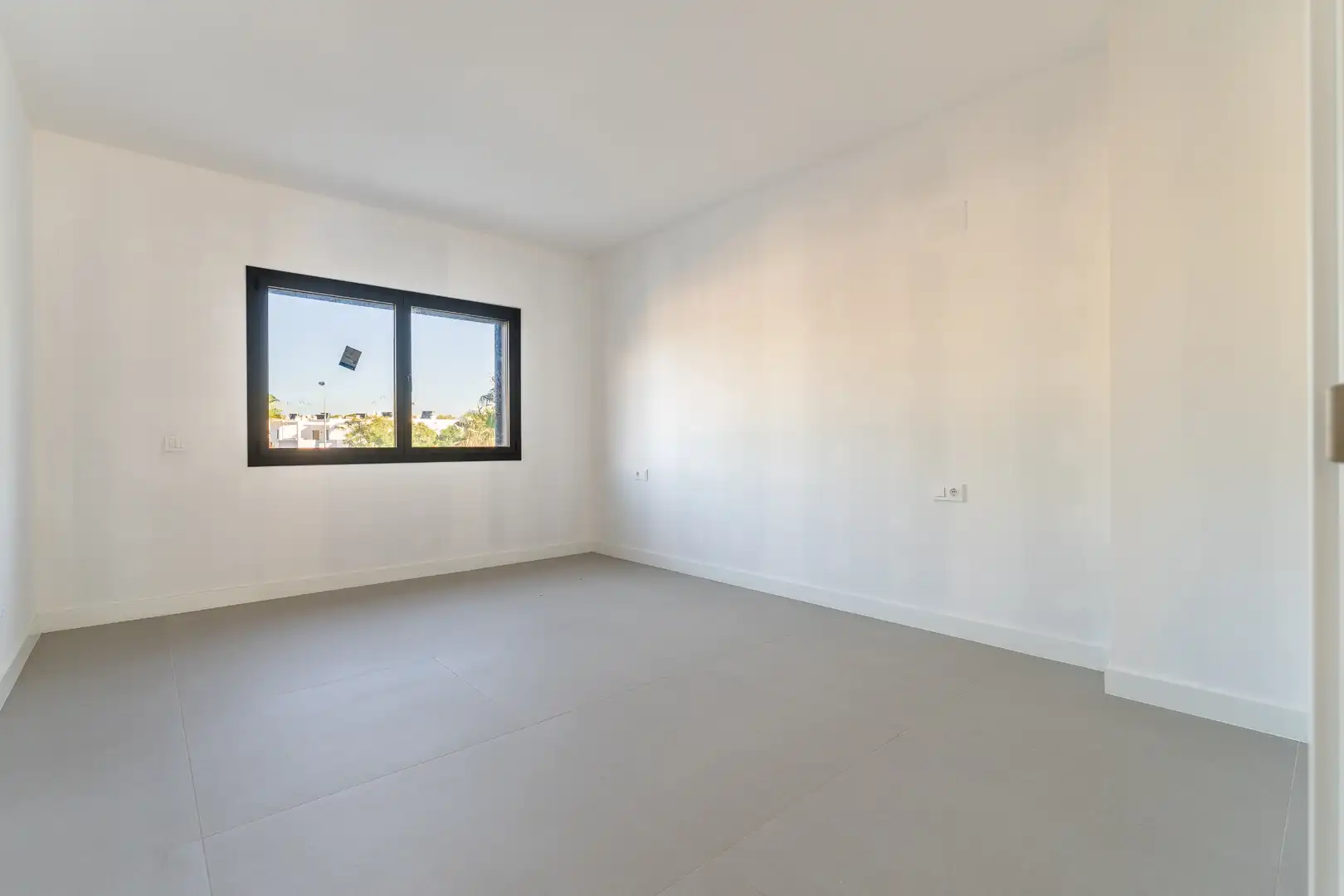 Habitación de Casa adosada en venta en Cambrils con Jardín privado, Piscina y Domótica