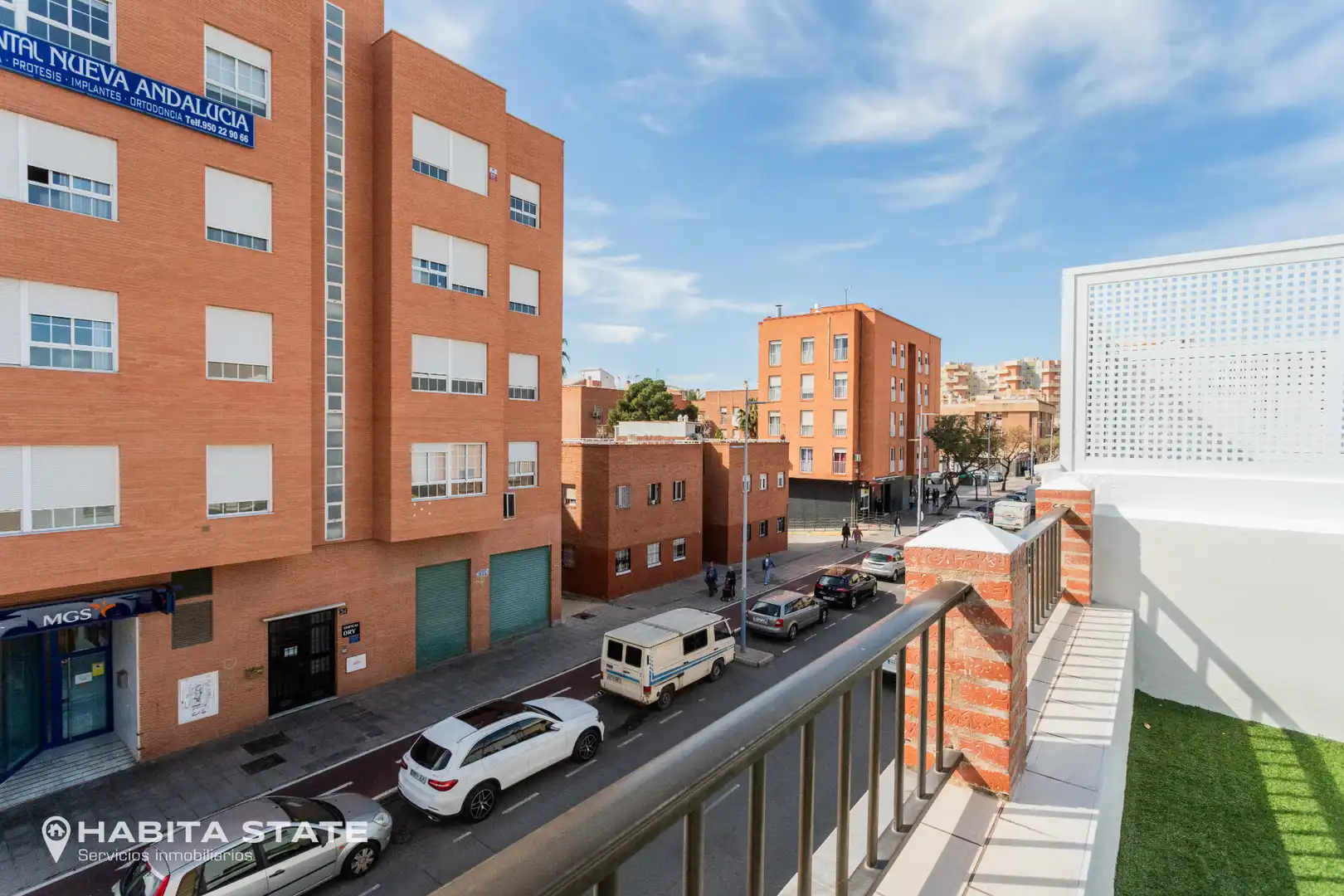 Vista exterior de Casa o xalet en venda en Almería amb Terrassa i Traster