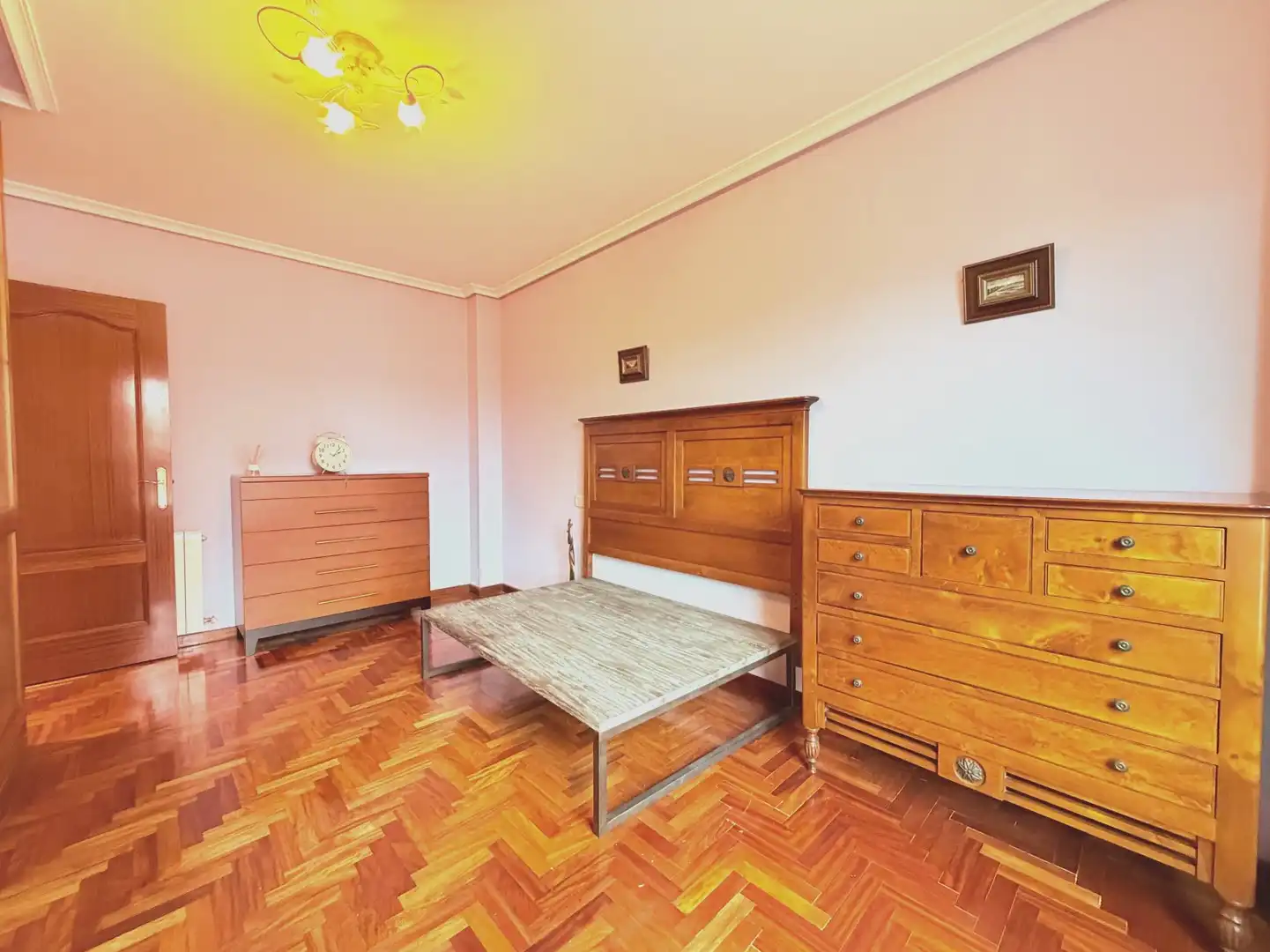 Dormitori de Pis en venda en Avilés amb Calefacció, Parquet i Traster