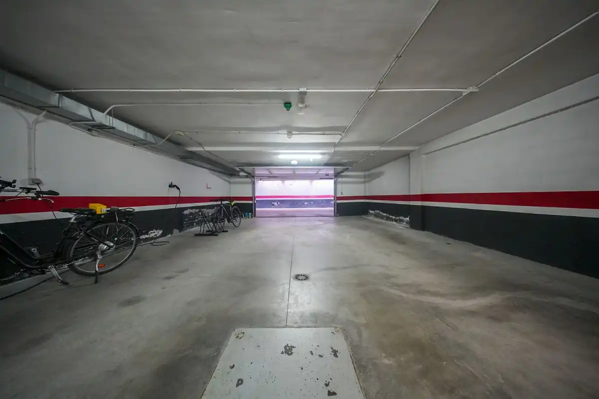 Parking de Casa adosada en venta en Pozuelo de Alarcón con Aire acondicionado, Calefacción y Jardín privado