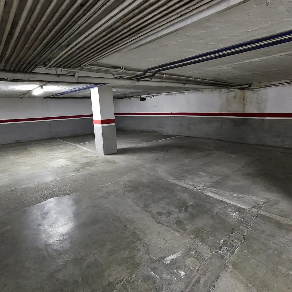 Parking de Piso en venta en Figueres con Aire acondicionado, Calefacción y Terraza