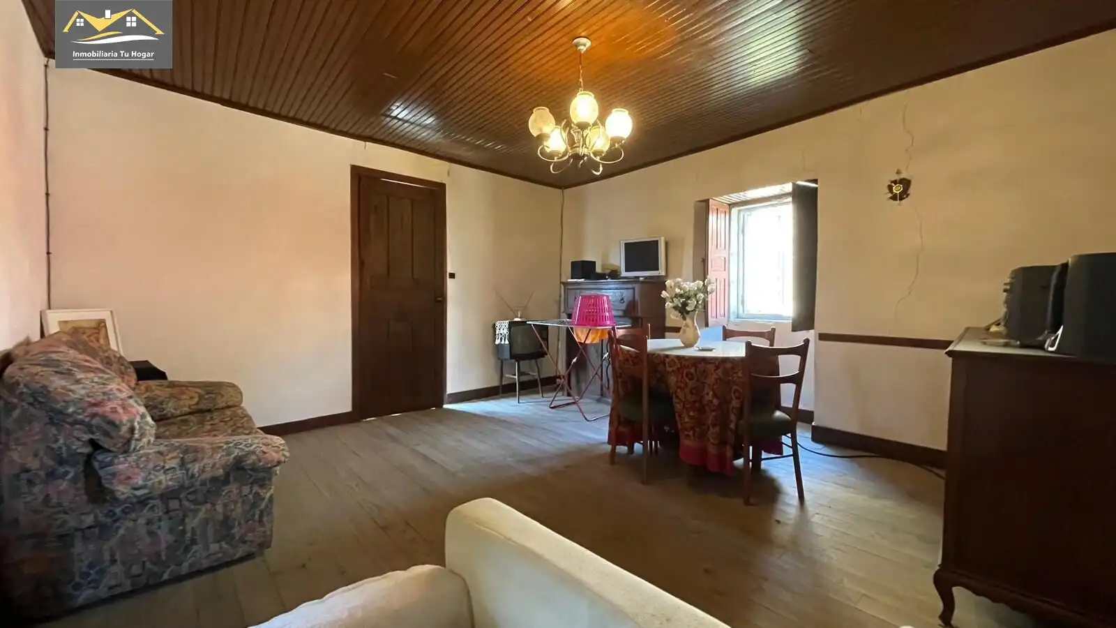 Sala d'estar de Finca rústica en venda en Ramirás amb Jardí privat, Terrassa i Moblat