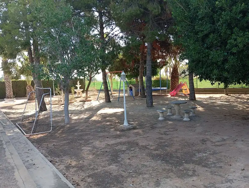 Aparcament de Casa o xalet en venda en Elche / Elx amb Aire condicionat, Jardí privat i Terrassa