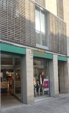 Local comercial en Alquiler en Carrer de Santiago Rusiñol en Centre - Estació