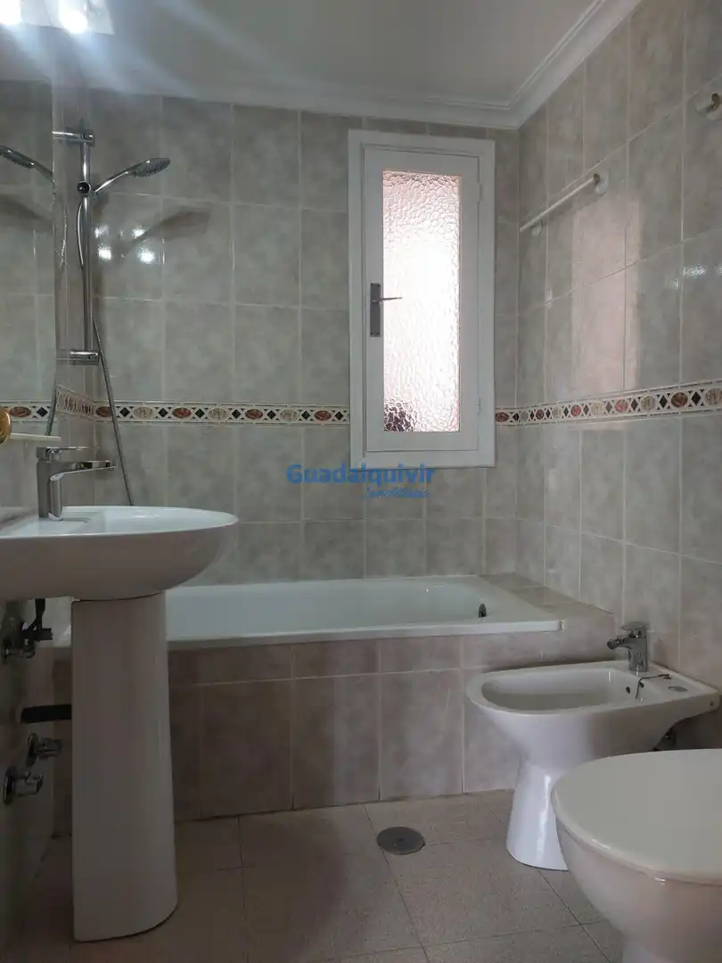 Bathroom of Flat for rent in Montequinto  with Air Conditioner, Private garden and Terrace
