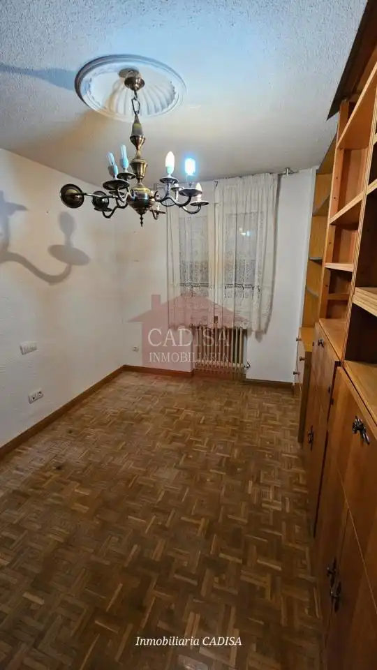 Bedroom of Flat for rent in Salamanca  with Air Conditioner, Heating and Furnished