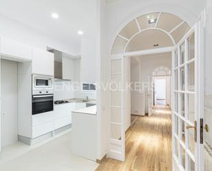 Kitchen of Apartment to rent in  Barcelona Capital  with Heating, Parquet flooring and Terrace