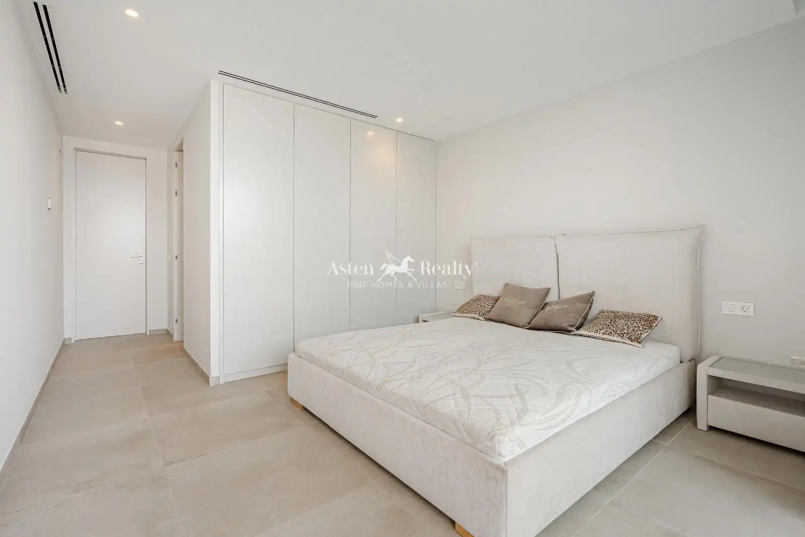 Bedroom of Houses for sale in Adeje  with Air Conditioner, Terrace and Swimming Pool