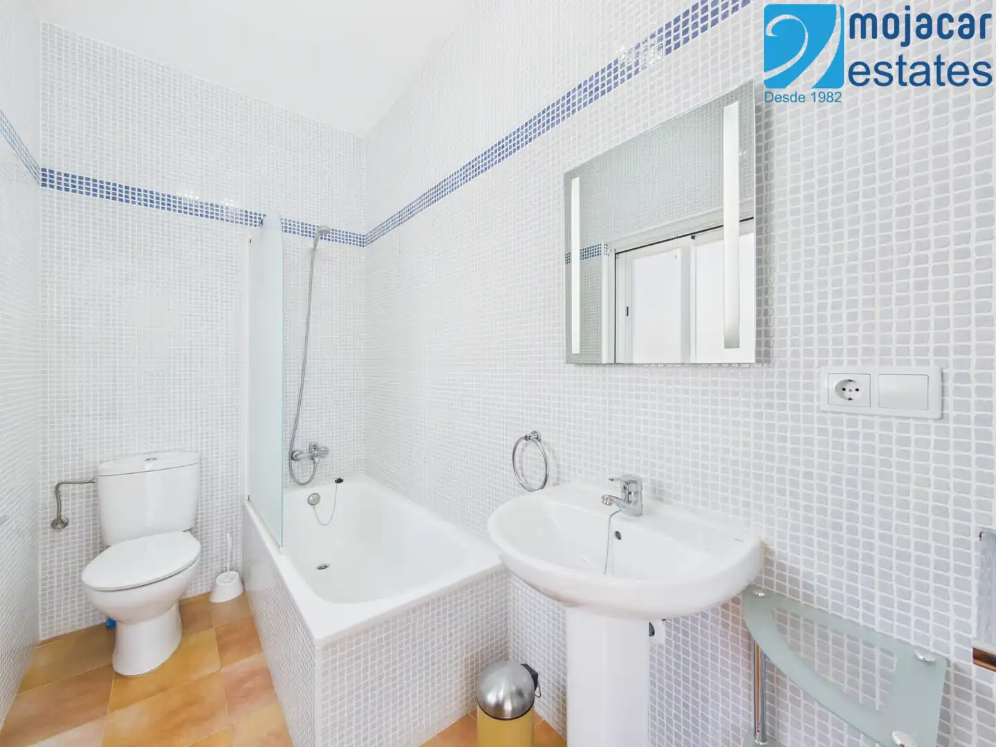 Detached house with pool for sale in Calle Irlanda 12, imagen 10