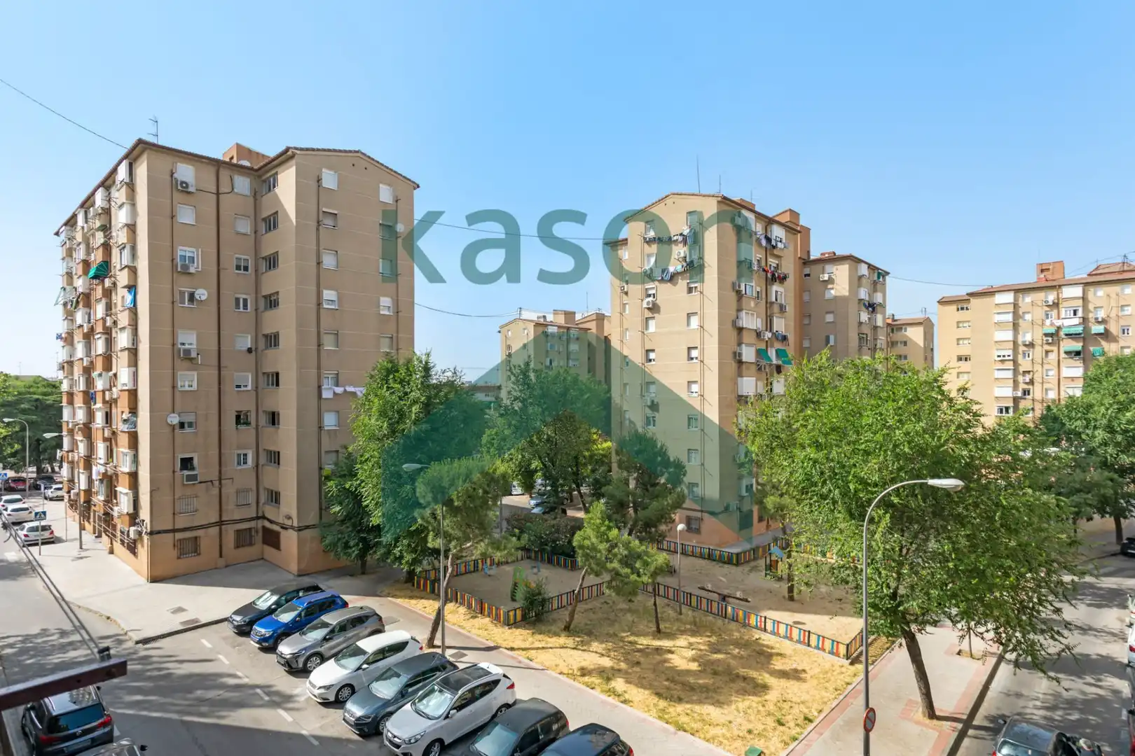 Vista exterior de Pis en venda en Madrid amb Calefacció