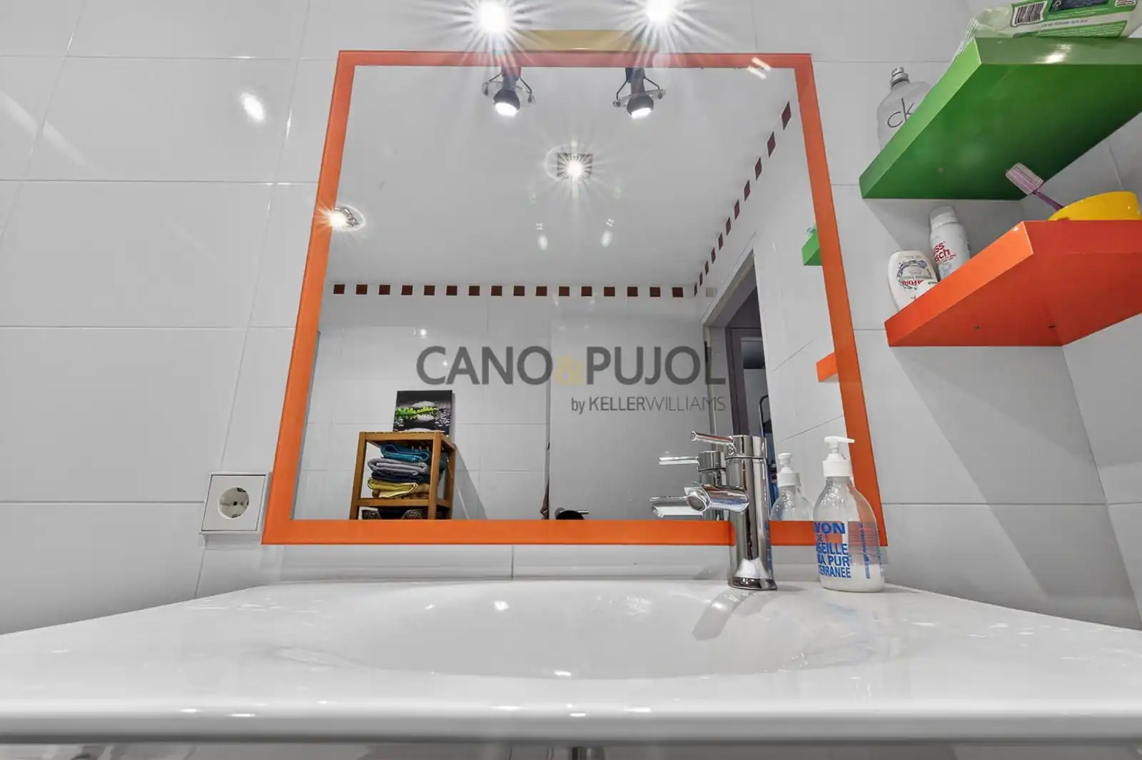 Bathroom of Houses for sale in Terrassa  with Air Conditioner, Heating and Terrace