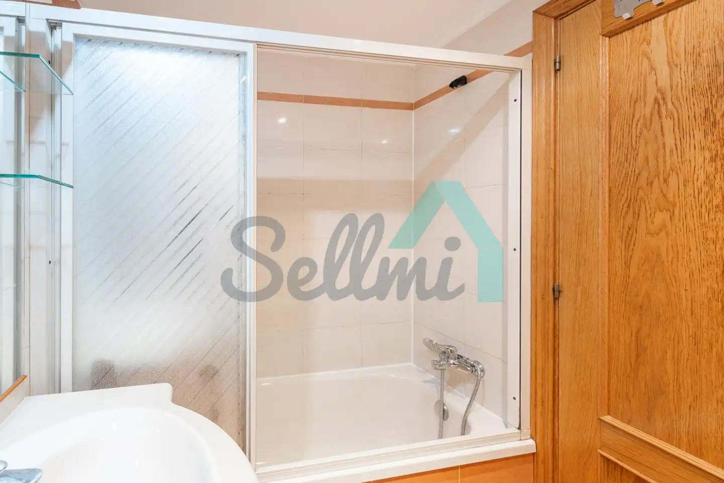 Baño de Piso en venta en Oviedo  con Calefacción, Parquet y Trastero