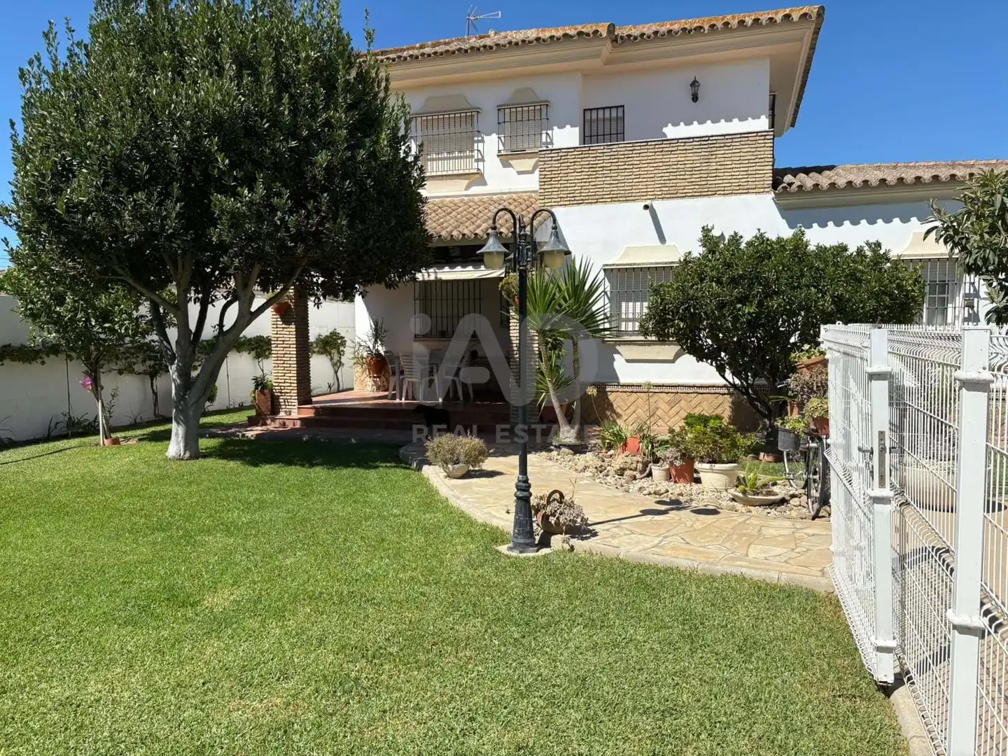 Jardín de Casa o chalet en venta en Chiclana de la Frontera con Aire acondicionado, Calefacción y Piscina