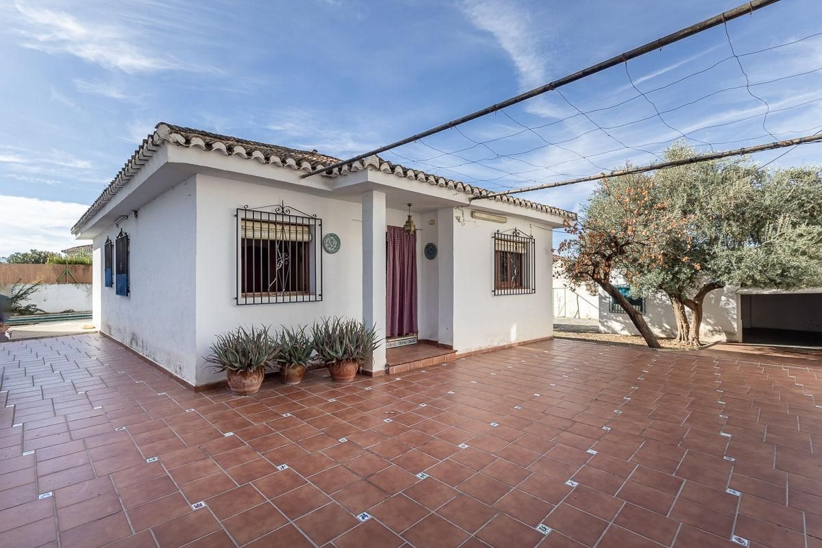 Exterior view of House or chalet for sale in  Granada Capital  with Heating, Private garden and Terrace