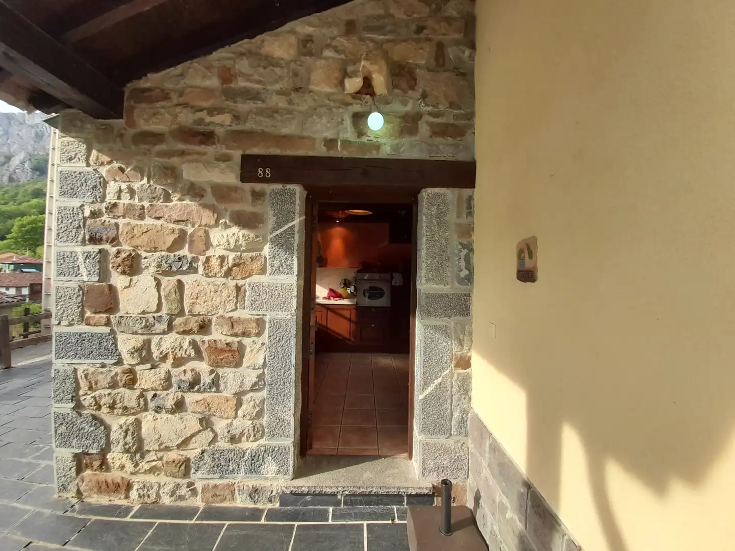 Casa adosada en venda en Caso amb Calefacció, Terrassa i Traster