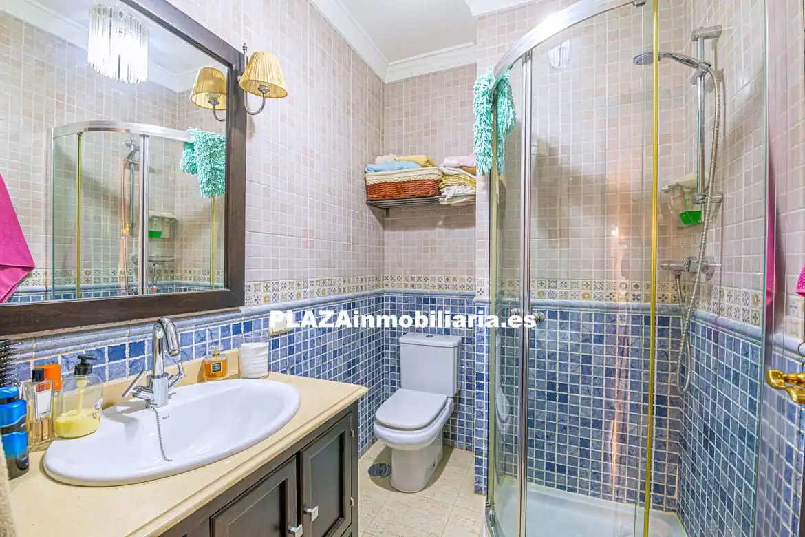 Baño de Casa o chalet en venta en Lucena con Aire acondicionado, Trastero y Piscina