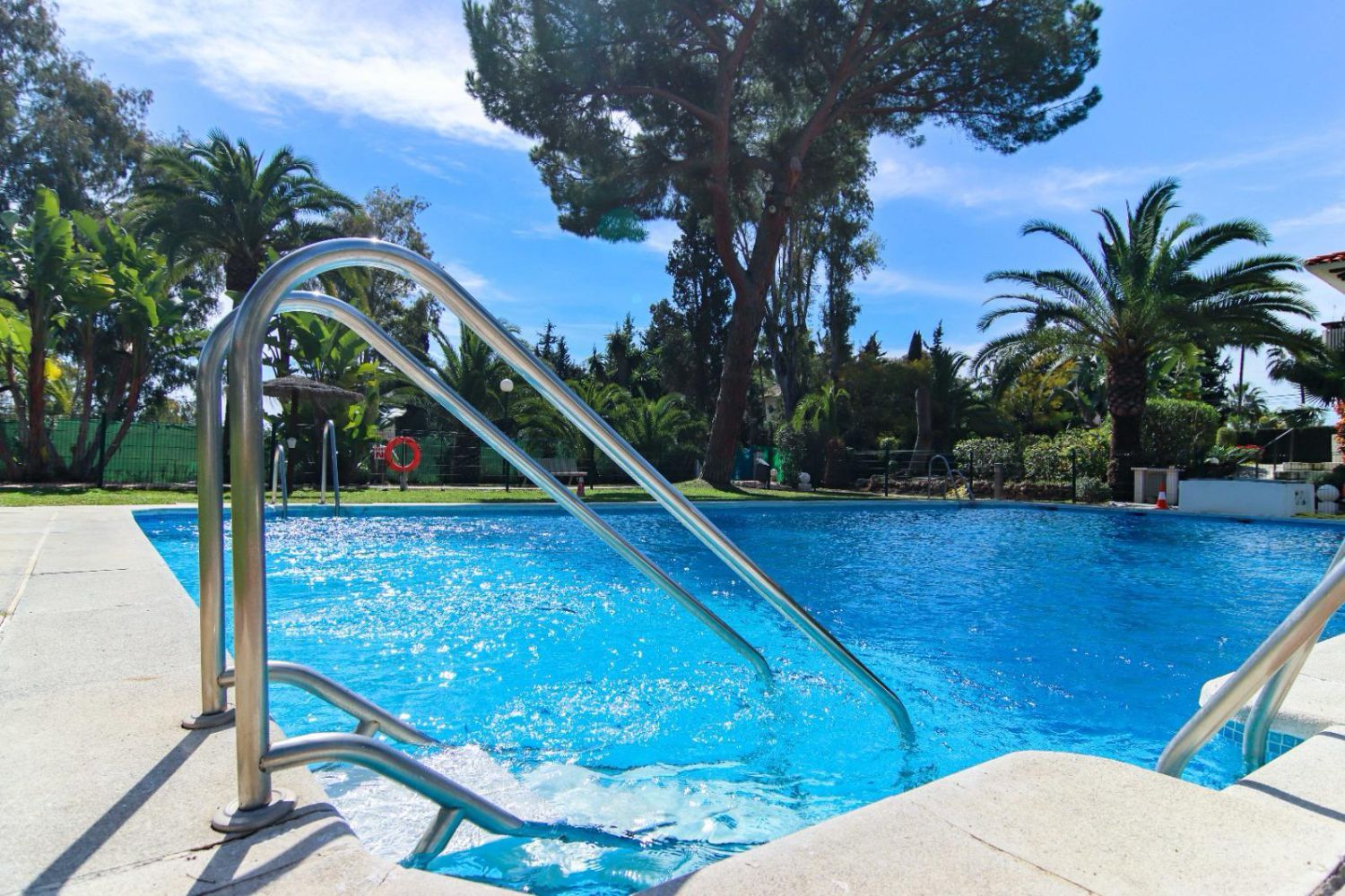Piscina de Apartament en venda en Marbella amb Aire condicionat, Calefacció i Terrassa