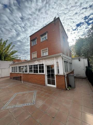 Casa-chalet en Venta en Colina