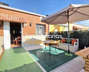 Exterior view of Single-family semi-detached for sale in Villarta-quintana  with Private garden, Terrace and Furnished