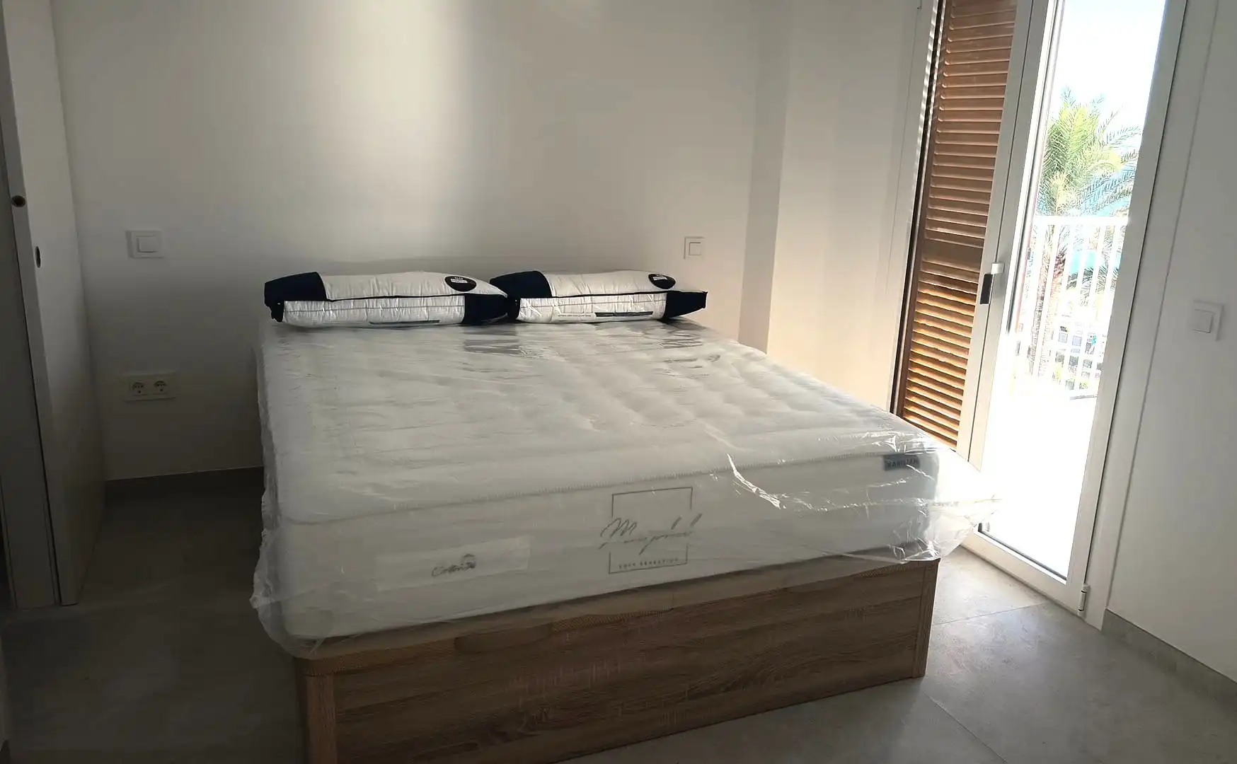 Habitación de Piso de alquiler en  Palma de Mallorca con Aire acondicionado, Terraza y Amueblado