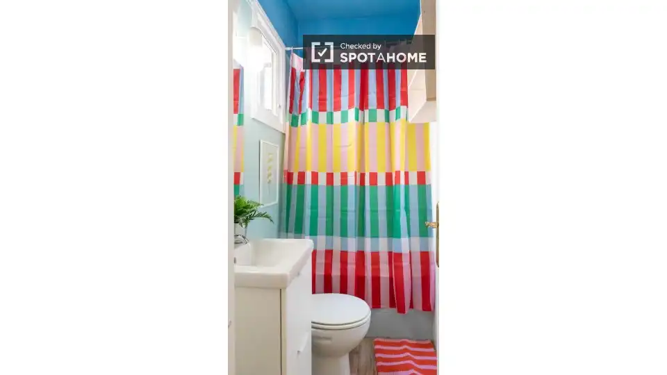 Baño de Piso para compartir en Madrid con Aire acondicionado, Calefacción y Terraza