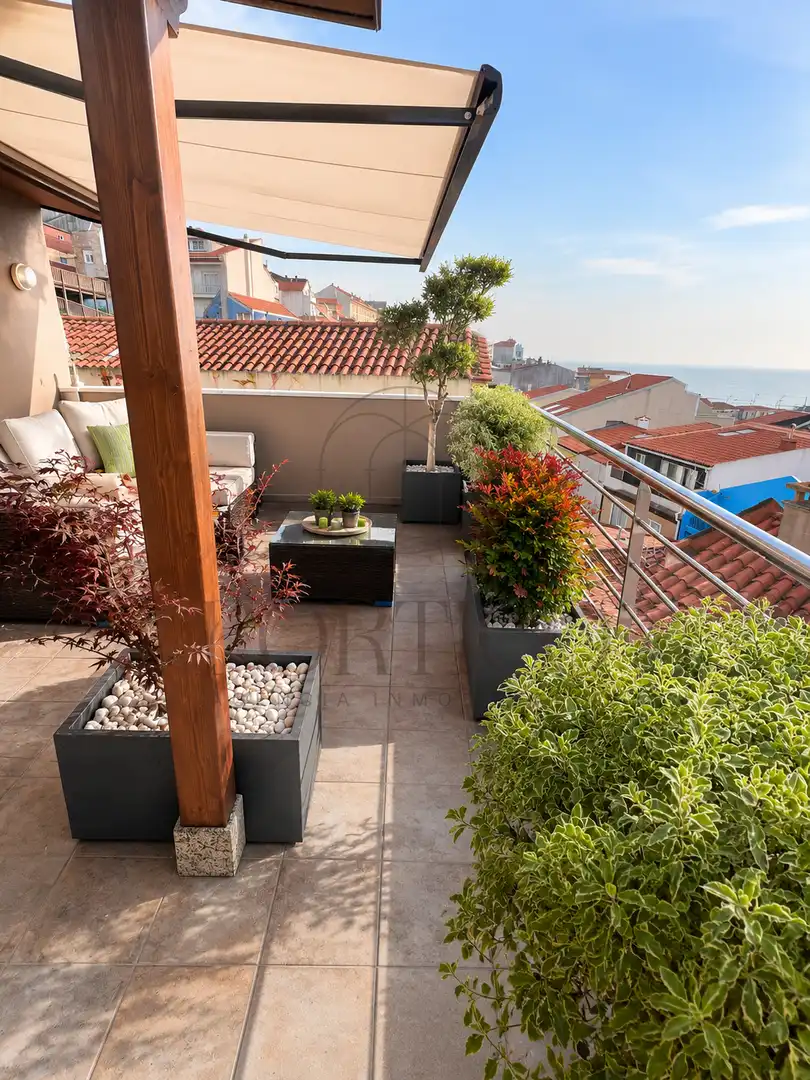 Terraza de Ático de alquiler en A Guarda   con Calefacción, Terraza y Amueblado