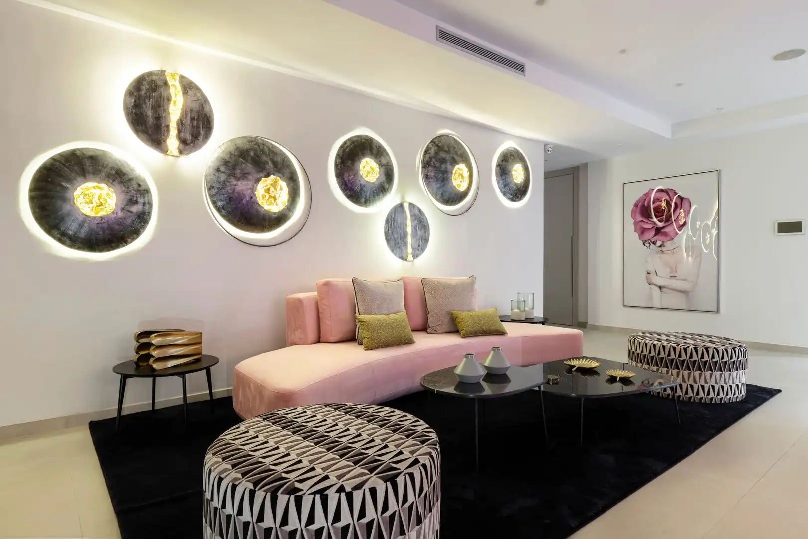 Sala de estar de Casa o chalet en venta en Marbella con Aire acondicionado, Calefacción y Jardín privado
