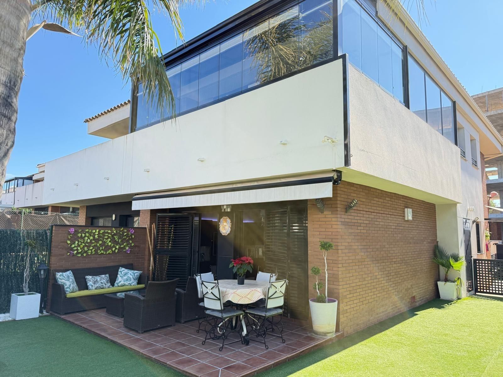 Casa adosada en venta en Calle PINTOR WSSEL DE GUIMBARDA, 17, La Quinta