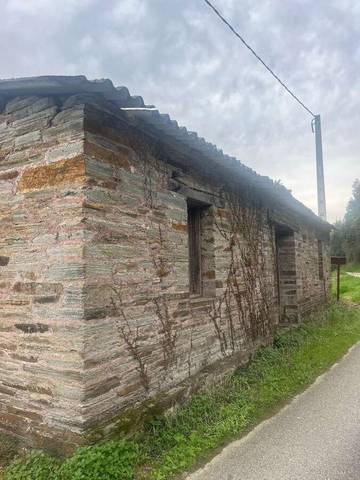 Casa-chalet en Venta en Trabada