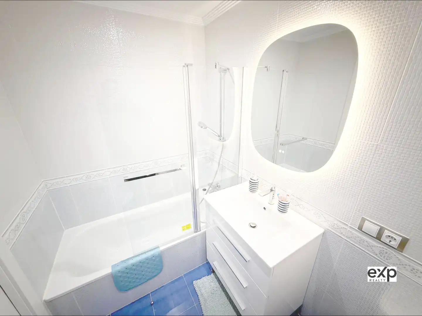 Baño de Piso en venta en Llanes con Calefacción, Terraza y Amueblado