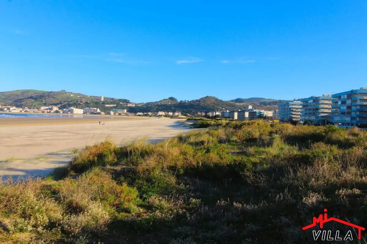 Vista exterior de Piso en venta en Laredo con Terraza y Amueblado