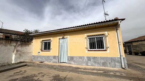 Foto 2 de Casa o chalet en venta en Ataquines, Valladolid
