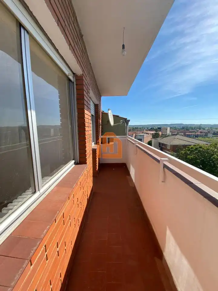 Terraza de Piso en venta en Santovenia de la Valdoncina con Calefacción y Terraza
