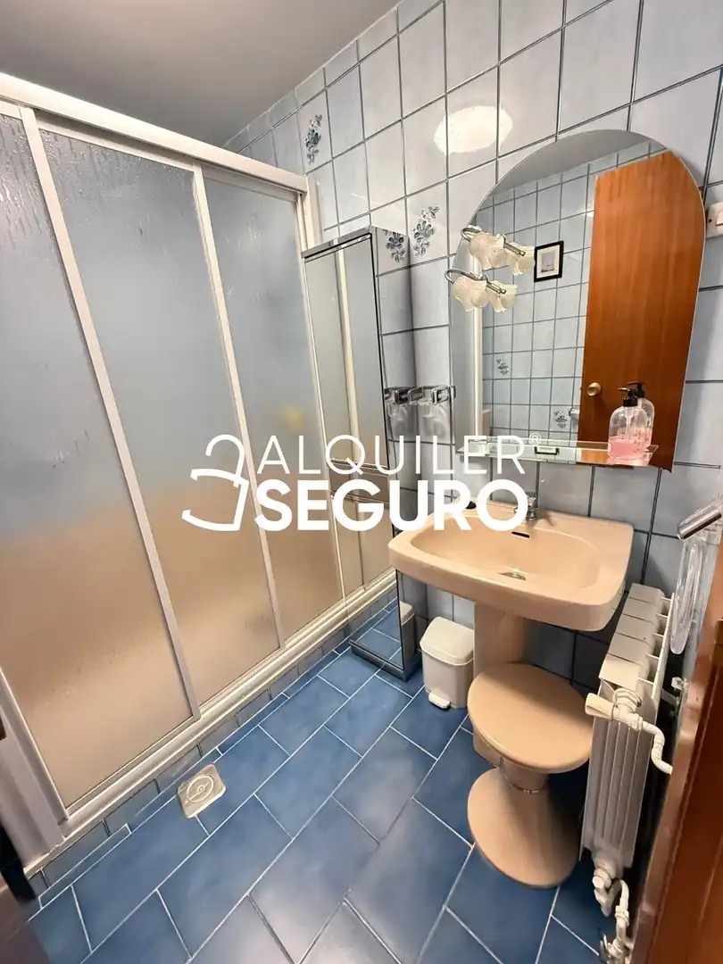 Baño de Piso de alquiler en Madrid con Aire acondicionado, Calefacción y Terraza
