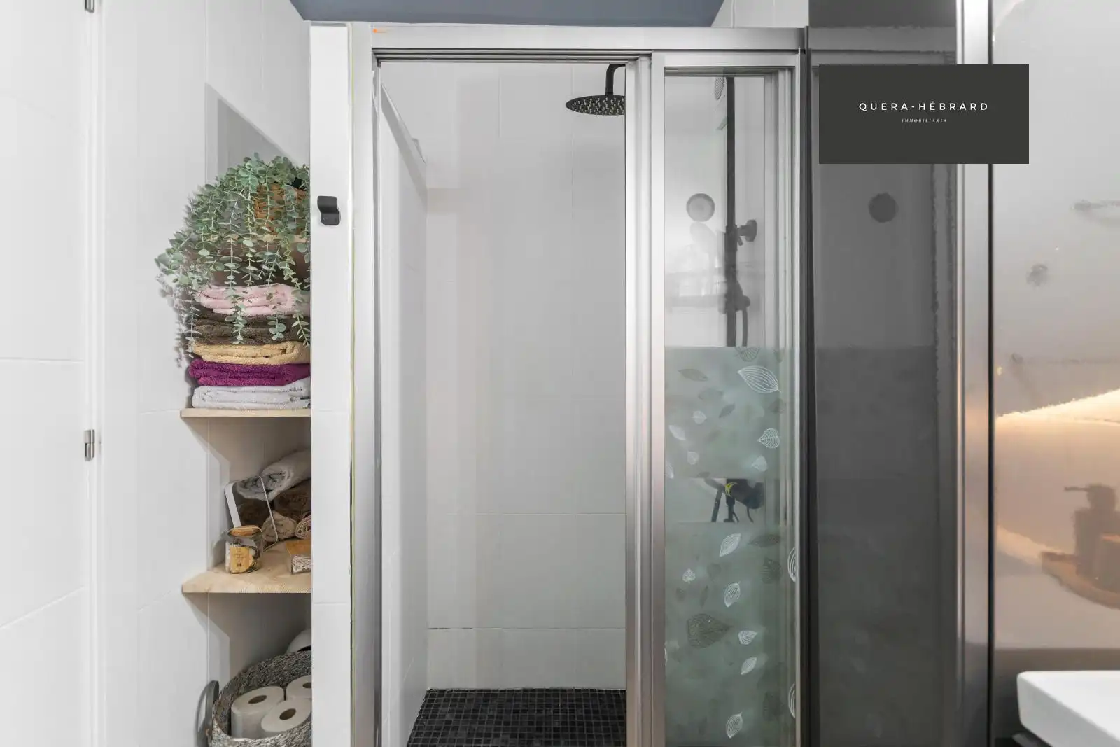 Badezimmer von Dachboden zum Verkauf in Rubí mit Klimaanlage, Heizung und Parkett