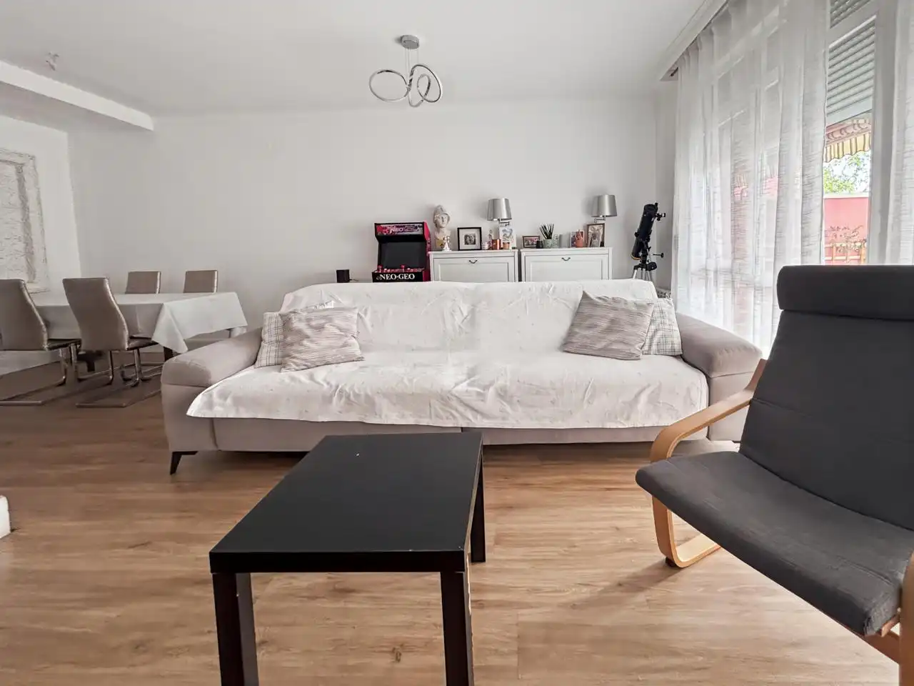 Sala d'estar de Casa o xalet en venda en Collado Mediano amb Aire condicionat, Terrassa i Piscina comunitària