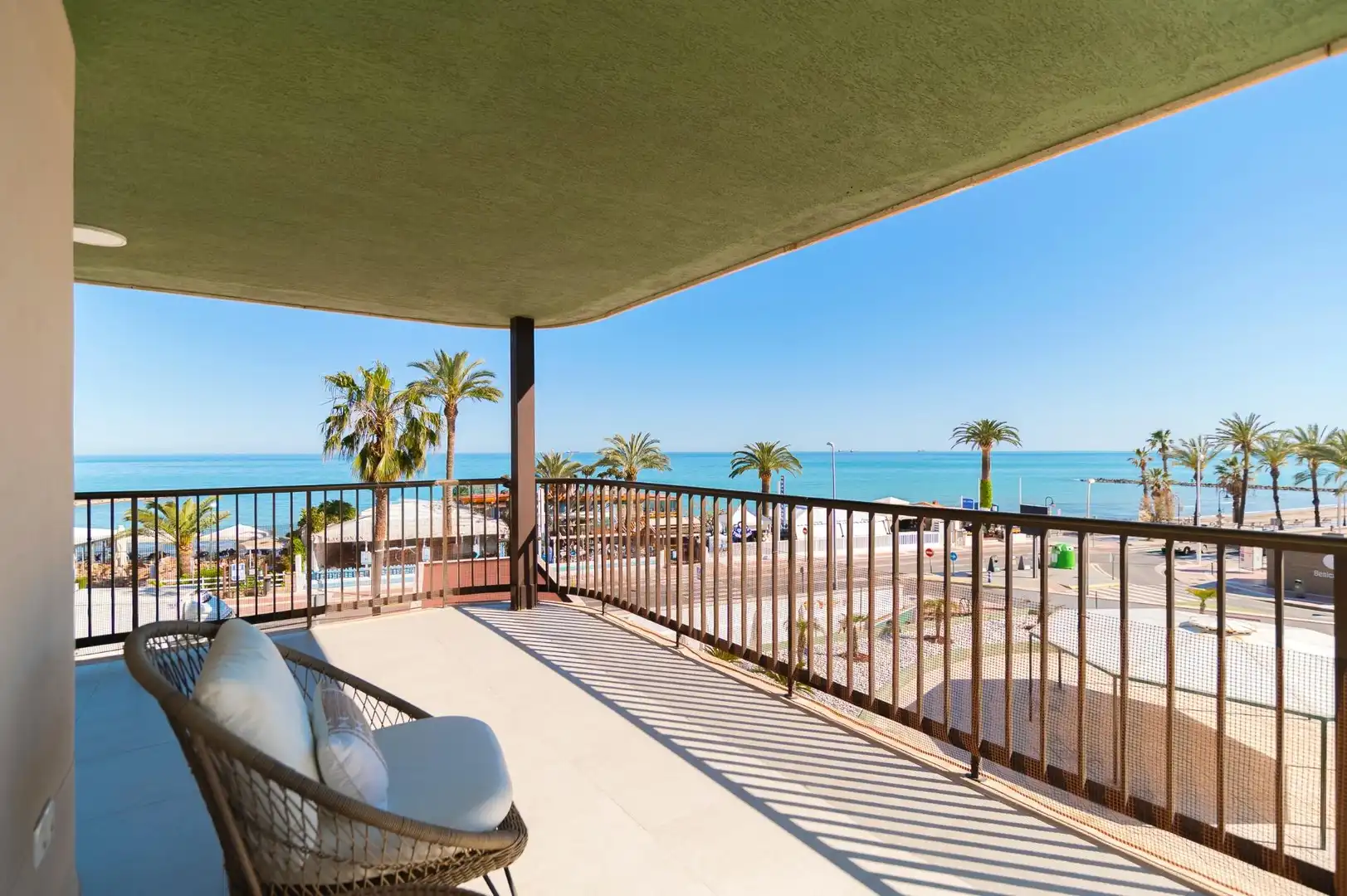 Terrasse von Wohnungen zum Verkauf in Benicasim / Benicàssim mit Klimaanlage, Heizung und Privatgarten