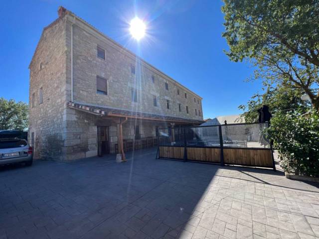 Edificio en Venta en Calle emilio miguel en Tardajos