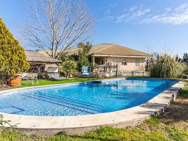 Villa mit Pool zum Verkauf in Fuente El Saz de Jarama