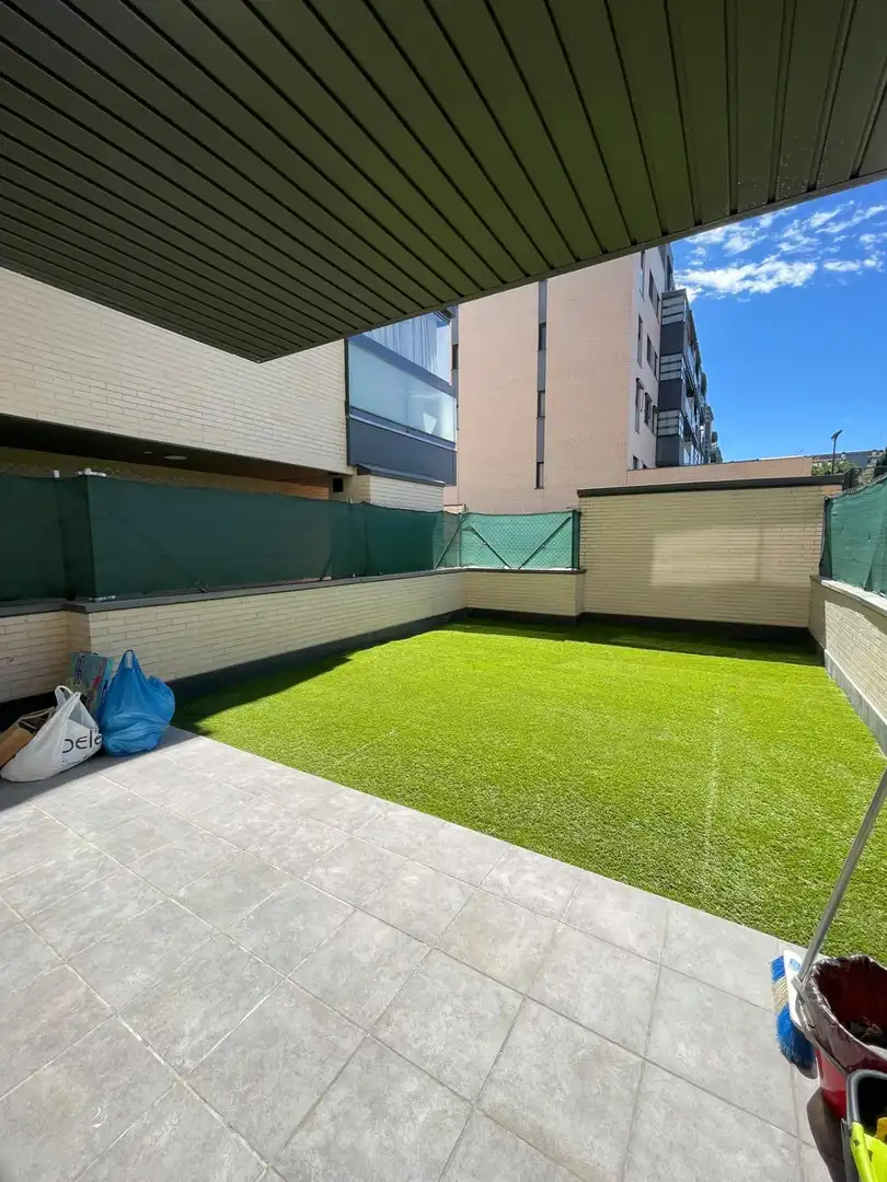 Planta baja de alquiler en Calle NARVAEZ, Hospital