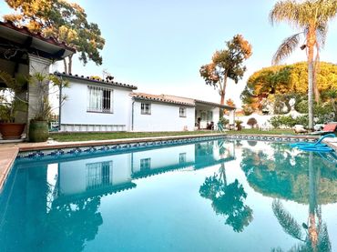 Villa mit Pool zum Verkauf in Avenida José Luis Carrillo 6