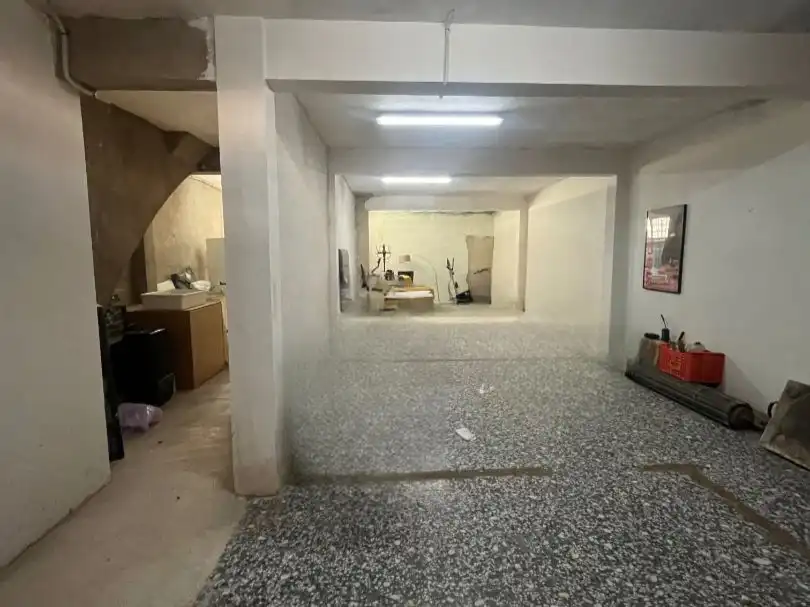 Business premises for sale in Carrer de València 8