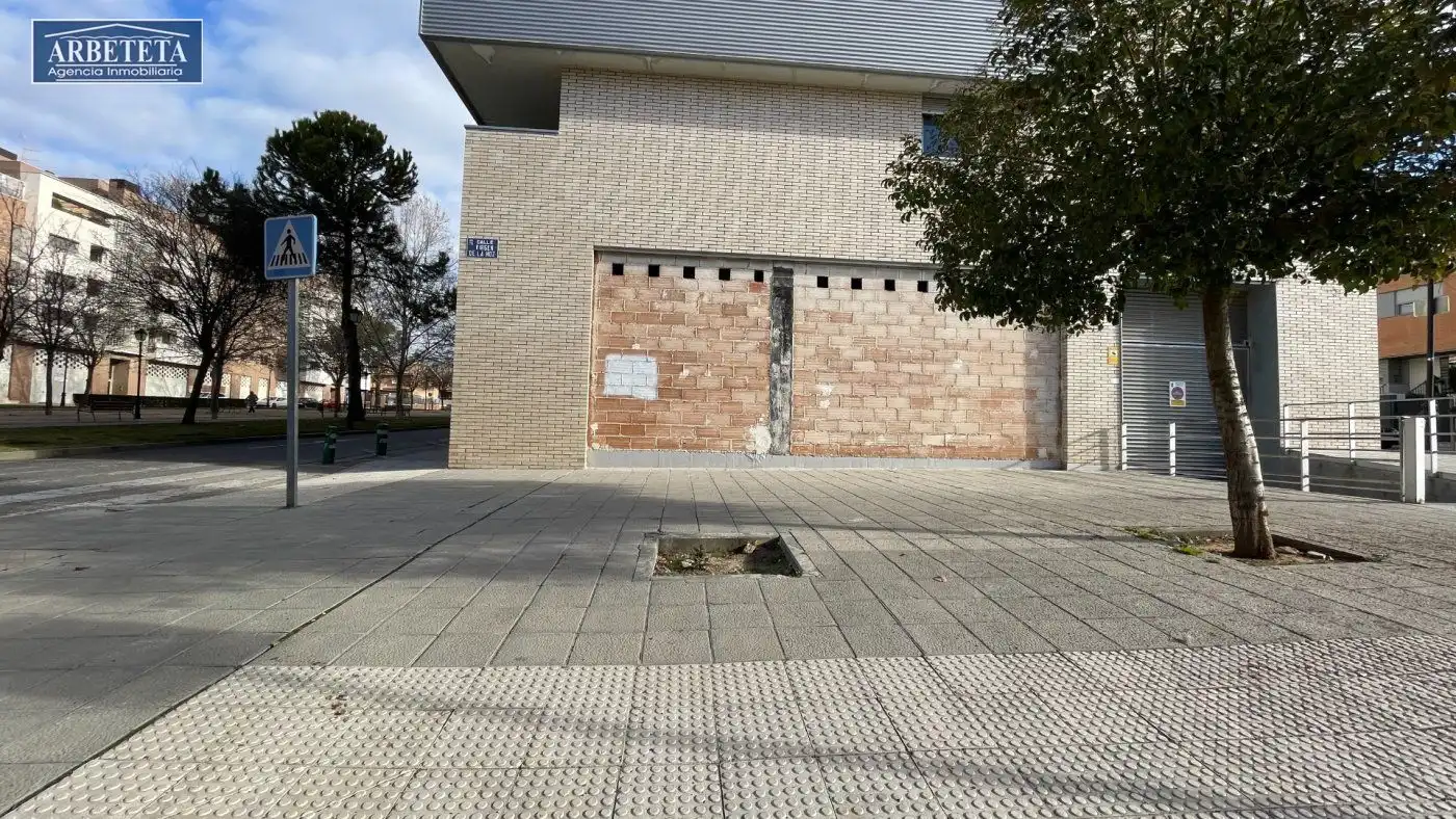 Local comercial en venta en Los Valles - Sanz Vázquez - El Fuerte, imagen 3